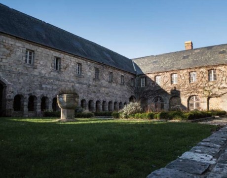 Le Cloître Saint-Léger