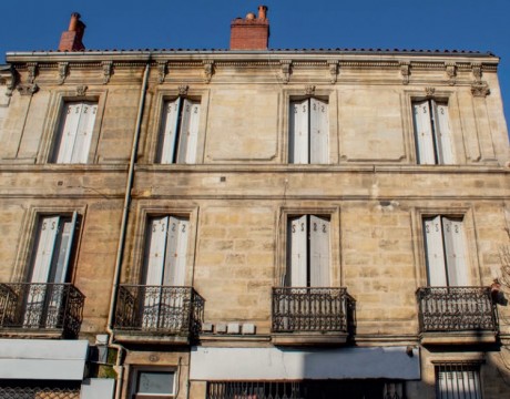 À Bordeaux, un ancien immeuble de pierre avec des prestations contemporaines