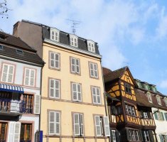 COLMAR : 3, place Jeanne d'Arc