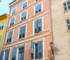 GRASSE : 2, rue de la Pouost