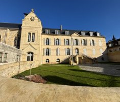 SENLIS, Place Saint Maurice - Résidence Saint-Joseph