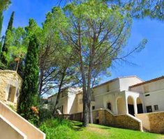 LES BEAUMETTES - GORDES - LE DOMAINE DU MOULIN BLANC