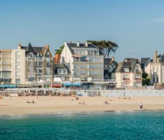 LES VOILES BLANCHES